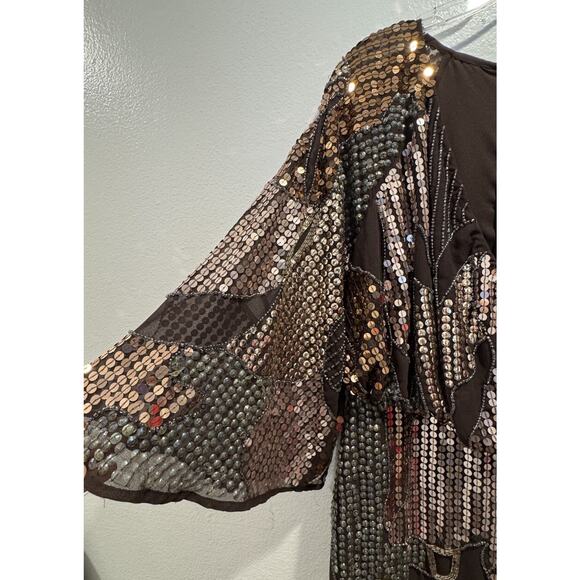 ASOS Sequin Dress in Black and Gold - Picture 3 of 16